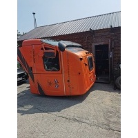 Кабина volvo fh12 2006 год в сборе , повреждена