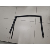 Уплотнитель стекла двери задний правый Volkswagen Touareg 2002-2010 7L0839432C
