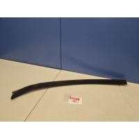Накладка стекла задней правой двери Volkswagen Touareg 2002-2010 7L0839472B