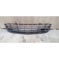 Решетка в бампер центральная Opel Corsa D 2006- 2008 13231589
