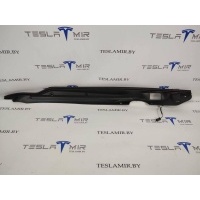 Накладка крышки багажника левая Tesla Model S 2017 6007576-00,1005361