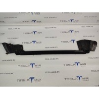 уплотнитель Tesla Model 3 2021 1090504-00