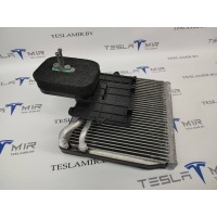 Испаритель кондиционера Tesla Model S 2018 1116135-00,1039042-00