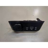 Разъем AUX/USB Chevrolet Trailblazer 2020-2022 2022 13529867