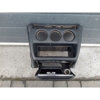 Мерседес w201 190 консоль центральная