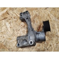 кронштейн генератора Audi Q7 4L 2013 06E903143H