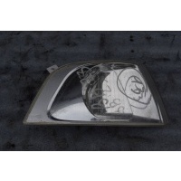 поворотник правый Volvo V40 2001 30865563