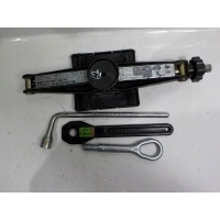 Мерседес w168 w169 w245 комплект ремонтный домкрат ключ фаркоп