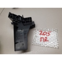 Кронштейн замка двери передний правый Mercedes C-klasse W205 2014- A2057230214