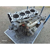 Blok низ двигателя 2.0dci m9re780 vivaro trafic primaster