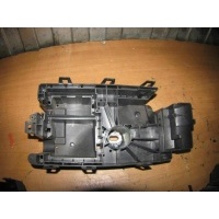 кронштейн блока предохранителей нижний Opel Insignia 2010 13253551