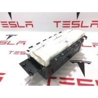 Подушка безопасности пассажира Tesla Model Y 2021 1077823-00-G