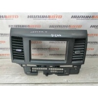Консоль центральная Mitsubishi Lancer 10 2011 8002B688XA