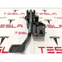 Педаль тормоза Tesla Model Y 2021 1118869101B