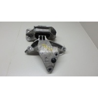 Опора двигателя правая Renault Arkana 2019 112106710R