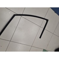 Уплотнитель стекла передней левой двери Audi Q7 4L 2005-2015 4L0837439B