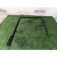 уплотнитель стекла двери Land Rover 2003 CGE000374