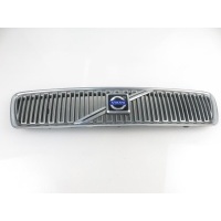Решетка радиатора volvo v40 30803302