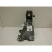 Кронштейн двигателя правый Land Rover Discovery V 2017 LR081528