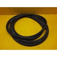 Уплотнитель двери Volkswagen Touareg CR7 2019 760839701