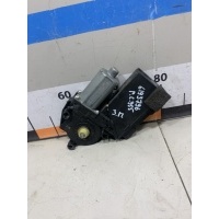 Моторчик заднего правого стеклоподъемника Volkswagen Touareg 1 7L 2002-2010 95562470103