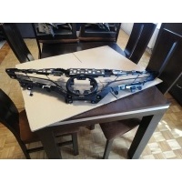 Toyota camry решетка радиатора 53111 - 33610 53101 - 33620