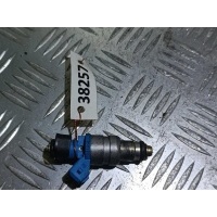 Топливная рампа Audi A4 B5 рестайлинг 1999-2001 2000 06B133551L