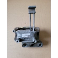 Лапа подушка двигателя volkswagen passat b8 5q0199262de 2.0