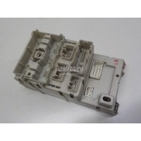 Блок предохранителей Toyota RAV 4 (2000 - 2005) 8273342081