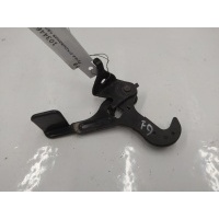 Ручка открывания капота Kia Sportage 2011