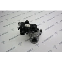 Насос системы охлаждения в сборе с термостатом Mercedes C-Klasse W205 2013 A2642001501