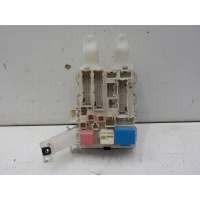 Блок предохранителей (салон) Toyota Auris 2006- 8273002300
