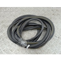 Уплотнитель Mercedes W202 (C) 1995