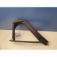 Уплотнитель стекла передней левой двери Toyota Yaris 2011-2017 682160D050