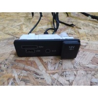 Разъем AUX / USB Land Rover Discovery sport 2015 LR085516, FK7219C166BC