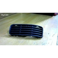 Заглушка (решетка) в бампер передний Volkswagen Caddy 2 2000 6K5853665A
