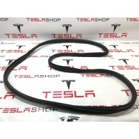 Уплотнитель Tesla Model Y 2021 1497673-00-A