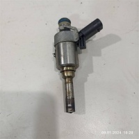Форсунка Volkswagen Passat 2009 06H906036H,0261500033,06H906036B,06H906036F,06H906036Q,