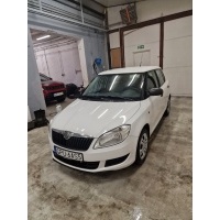 Автомобиля личные skoda farbia ii 2012r