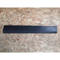 Молдинг (накладка) двери передней правой Land Rover Discovery sport 2015 LR087419