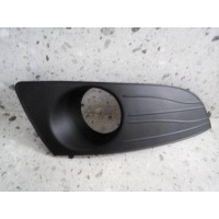 Решетка в бампер правая Renault Renault Logan (1) 2005-2014 DC010000G2R00, 8200838548