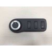 Блок кнопок Renault Renault Duster 2012> 251635247R
