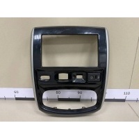 Рамка магнитолы Nissan Nissan Terrano (D10) 2014> 682601379R