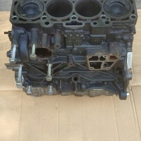 Blok двигателя с поршни volkswagen caddy 1.6 tdi cay 03l021bj