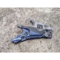 Крепление крепление крыла на фартук правая volvo s60 iii v70 ii 31468232