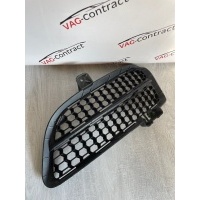 Решетка в бампер Volkswagen Touareg 1 рест 2008 7L6853665