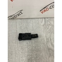 Крепеж Skoda Octavia A7 2014 6R0611797