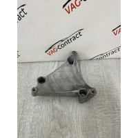 Кронштейн компрессора кондиционера Audi A6 C6 2010 06E260835C