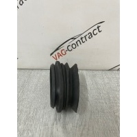 Уплотнитель (внутри) Audi A6 C6 2010 4F0260753B
