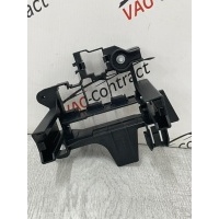 Кронштейн блока предохранителей Audi A5 2011 8K1937503C
